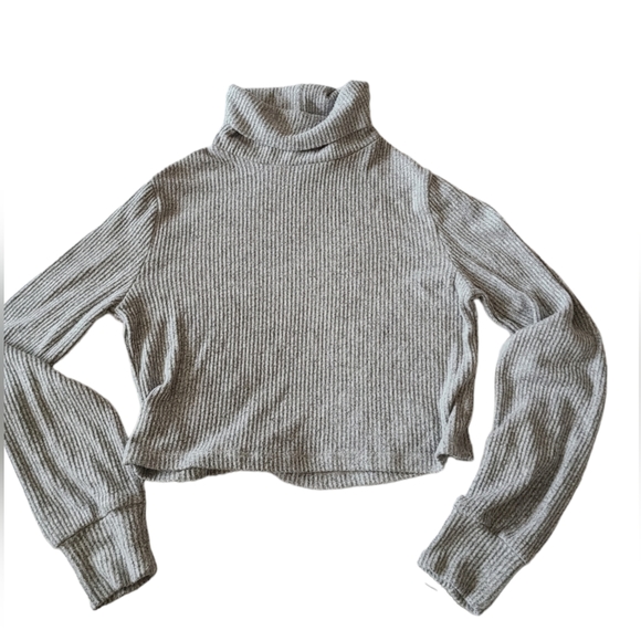 GARAGE RIBBED | CROP TURTLENECK | SIZE P/S - Picture 3 of 14